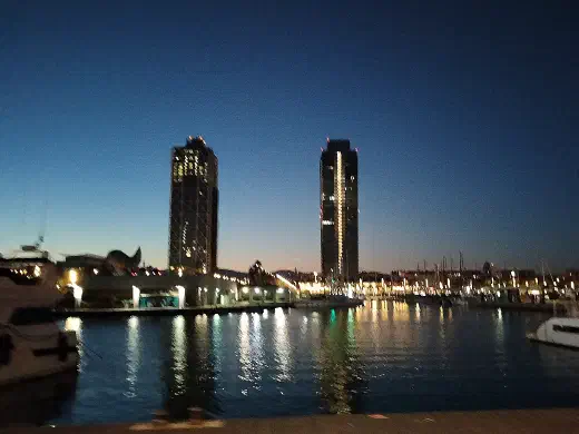 Discoteche a Barcellona: la guida locale alla vita notturna che vale la pena (2026)
